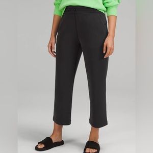 Softstreme High-Rise Straight-Leg Cropped Pant